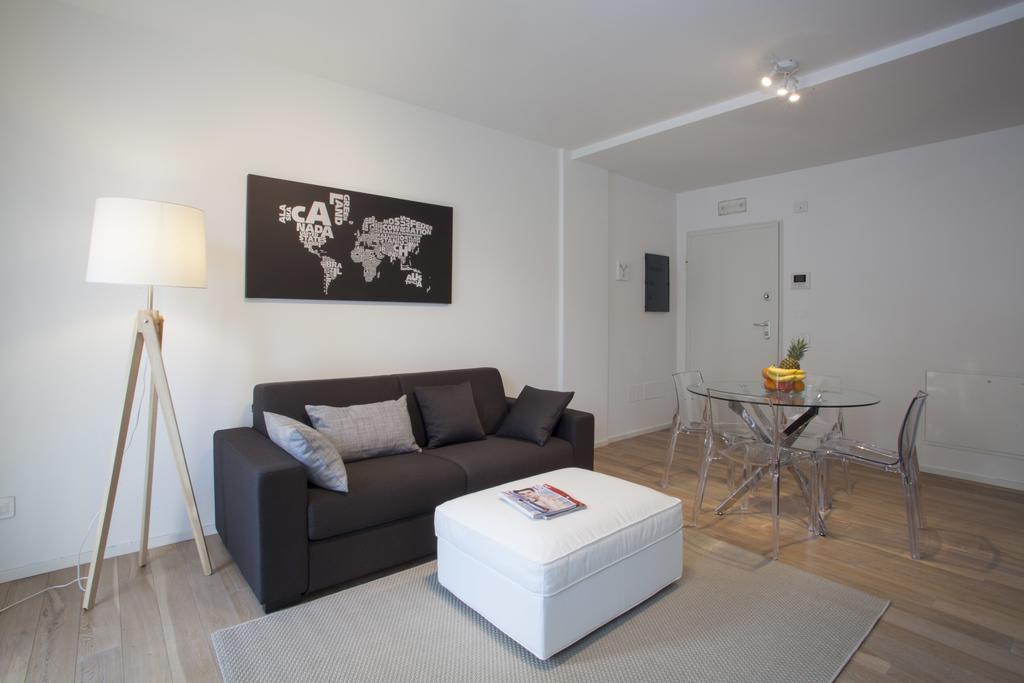 Erïk Langer S. Sofia C. Battisti Apartment *